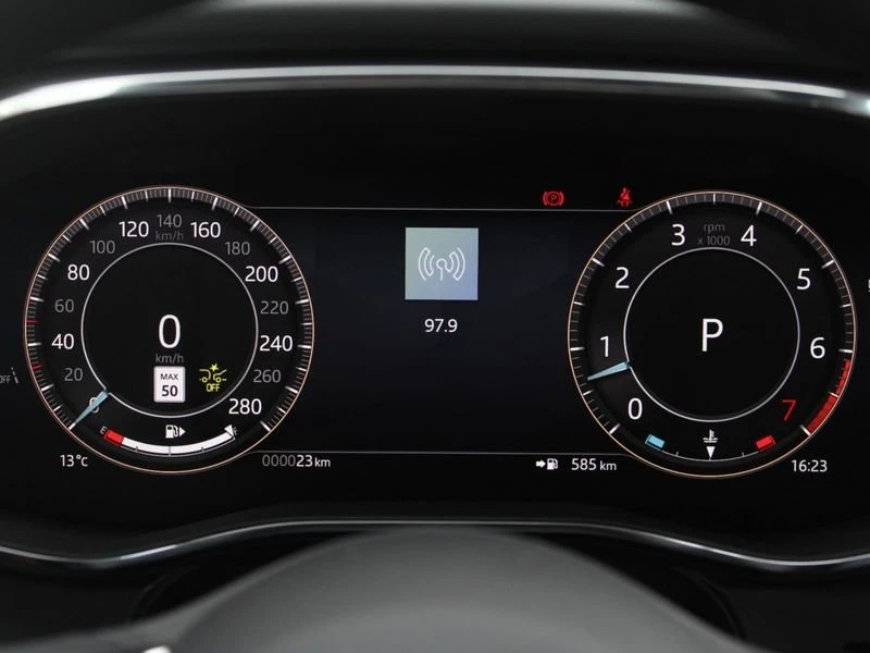 2025 Jaguar F-Pace - Image 10 of 17