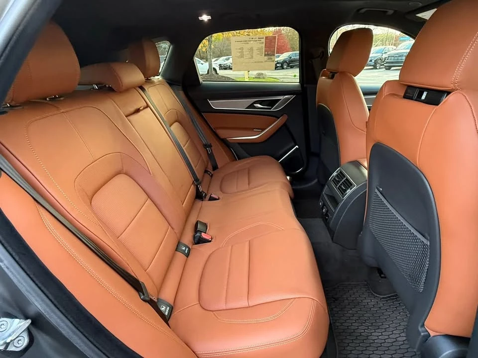 2025 Jaguar F-Pace - Image 14 of 19