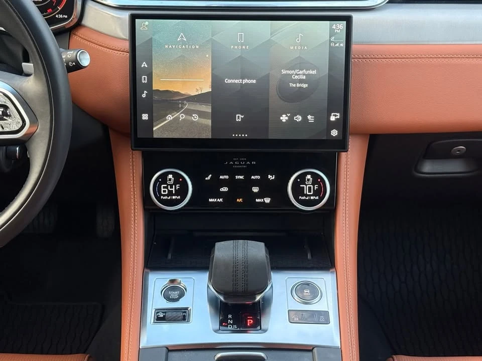 2025 Jaguar F-Pace - Image 18 of 19