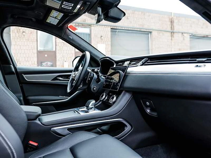 2025 Jaguar F-Pace - Image 7 of 18