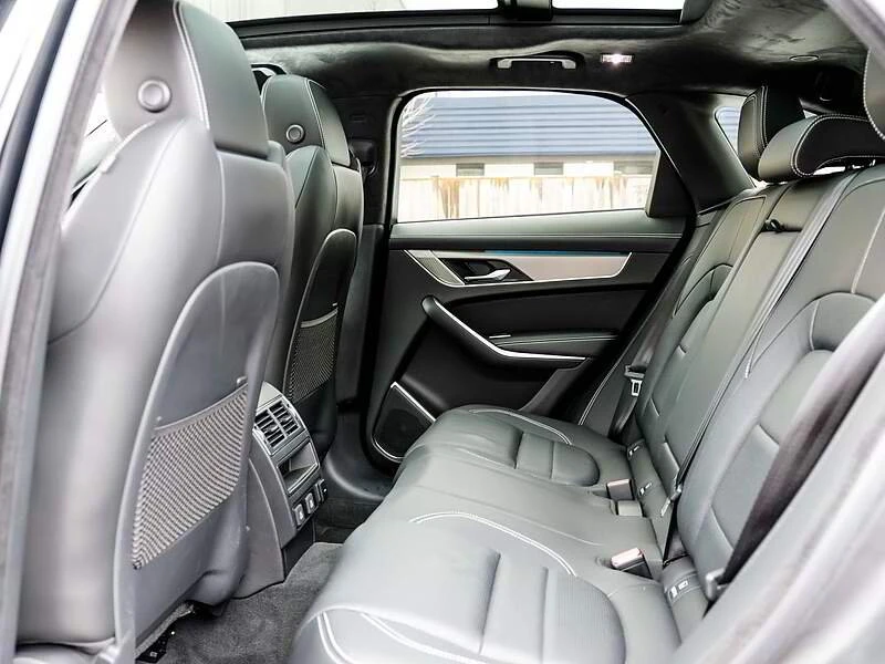 2025 Jaguar F-Pace - Image 18 of 18