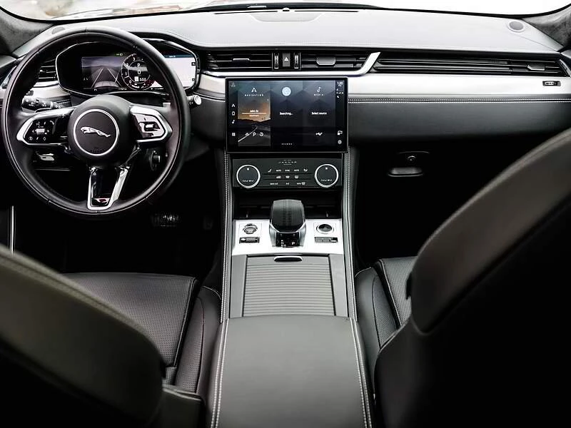 2025 Jaguar F-Pace - Image 12 of 18
