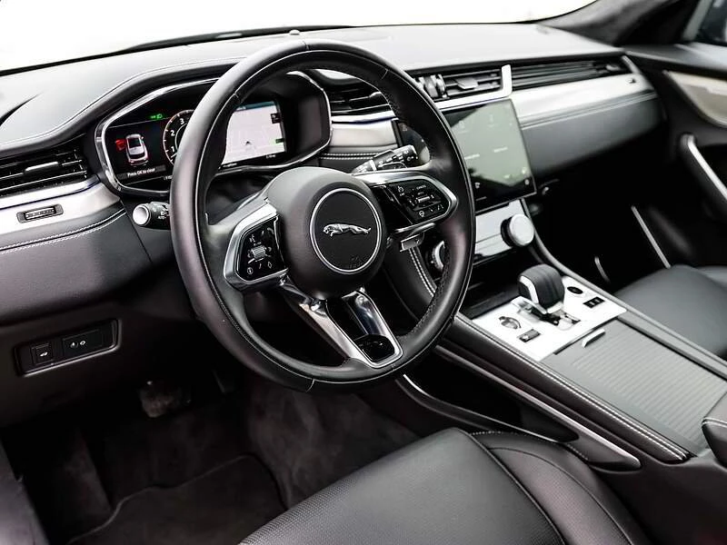 2025 Jaguar F-Pace - Image 8 of 18