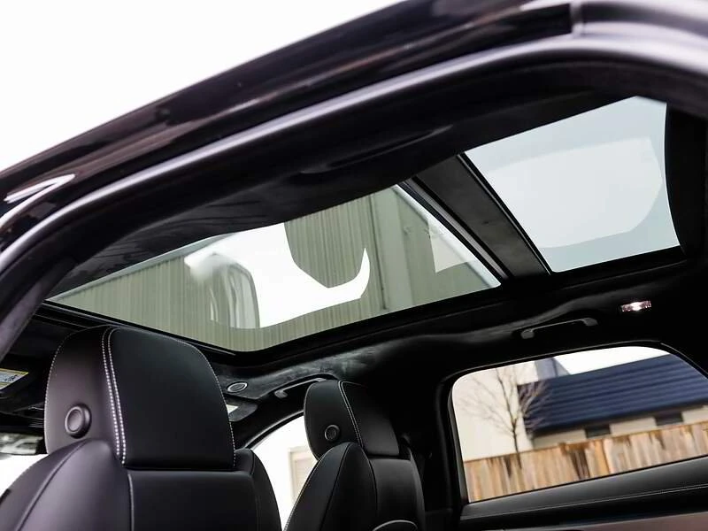 2025 Jaguar F-Pace - Image 17 of 18
