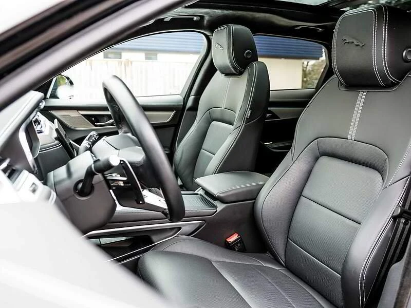 2025 Jaguar F-Pace - Image 9 of 18