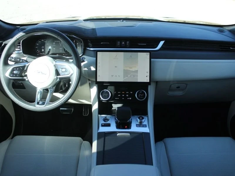 2025 Jaguar F-Pace SVR - Image 9 of 18