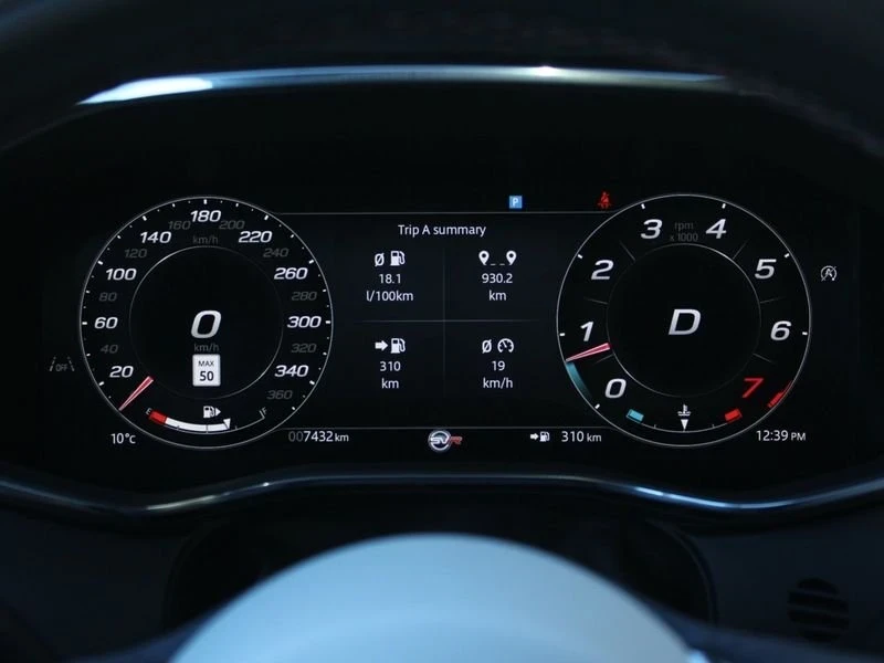 2025 Jaguar F-Pace SVR - Image 10 of 18