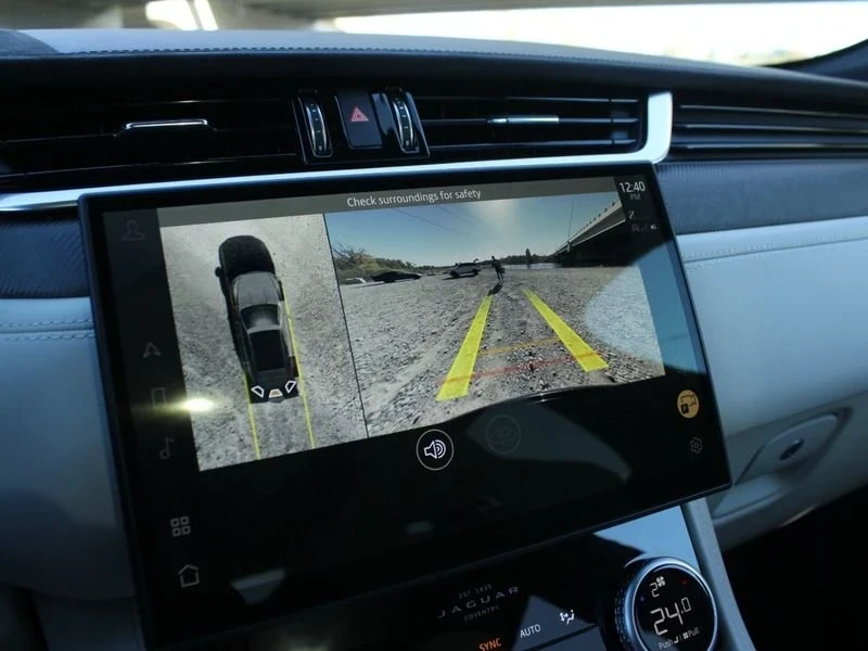 2025 Jaguar F-Pace SVR - Image 16 of 18