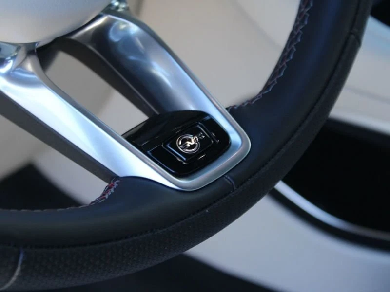 2025 Jaguar F-Pace SVR - Image 17 of 18
