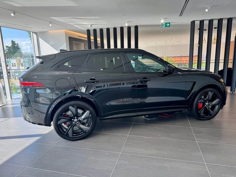 2025 Jaguar F-Pace SVR - Image 5 of 18