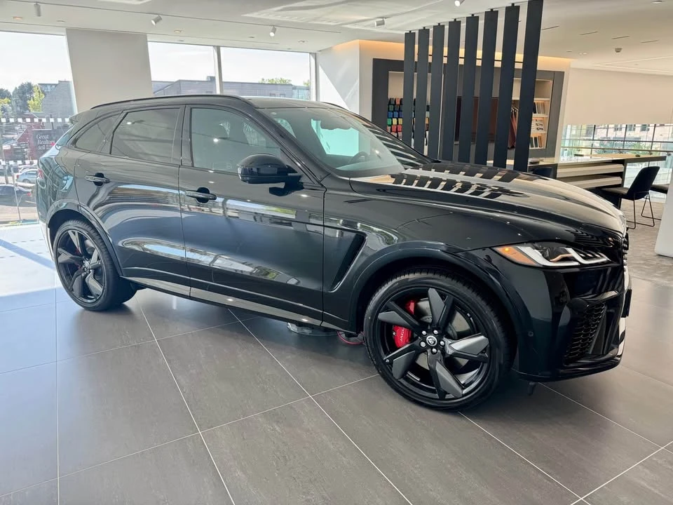 2025 Jaguar F-Pace SVR - Image 4 of 18