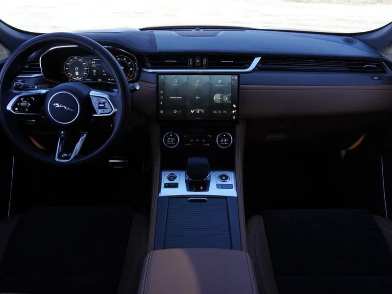 2025 Jaguar F-Pace SVR - Image 14 of 20