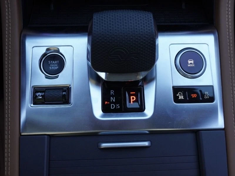 2025 Jaguar F-Pace SVR - Image 19 of 20