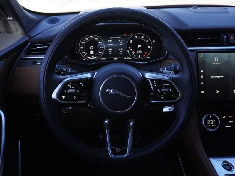 2025 Jaguar F-Pace SVR - Image 10 of 20