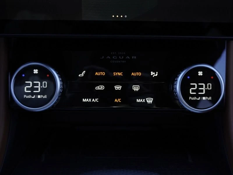 2025 Jaguar F-Pace SVR - Image 18 of 20
