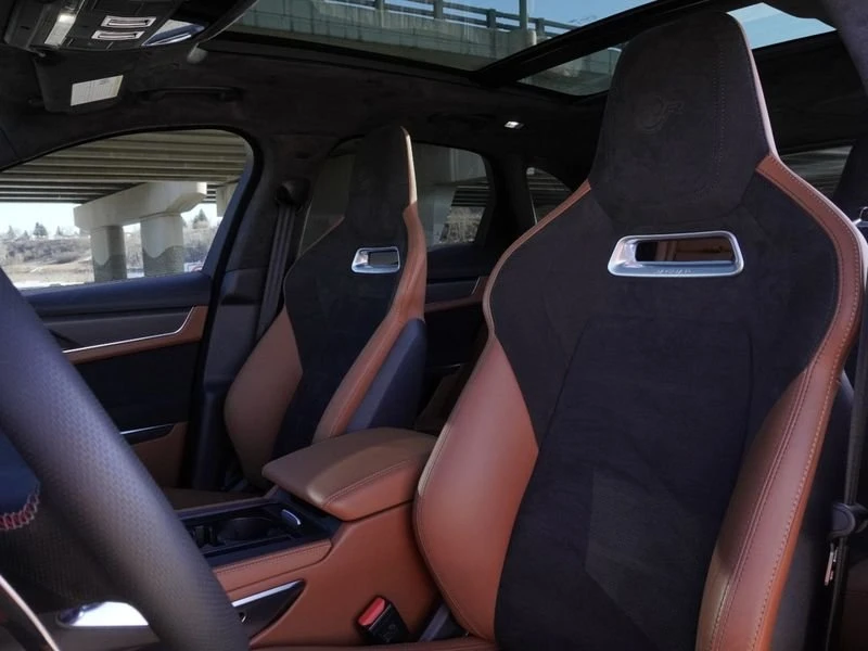 2025 Jaguar F-Pace SVR - Image 9 of 20