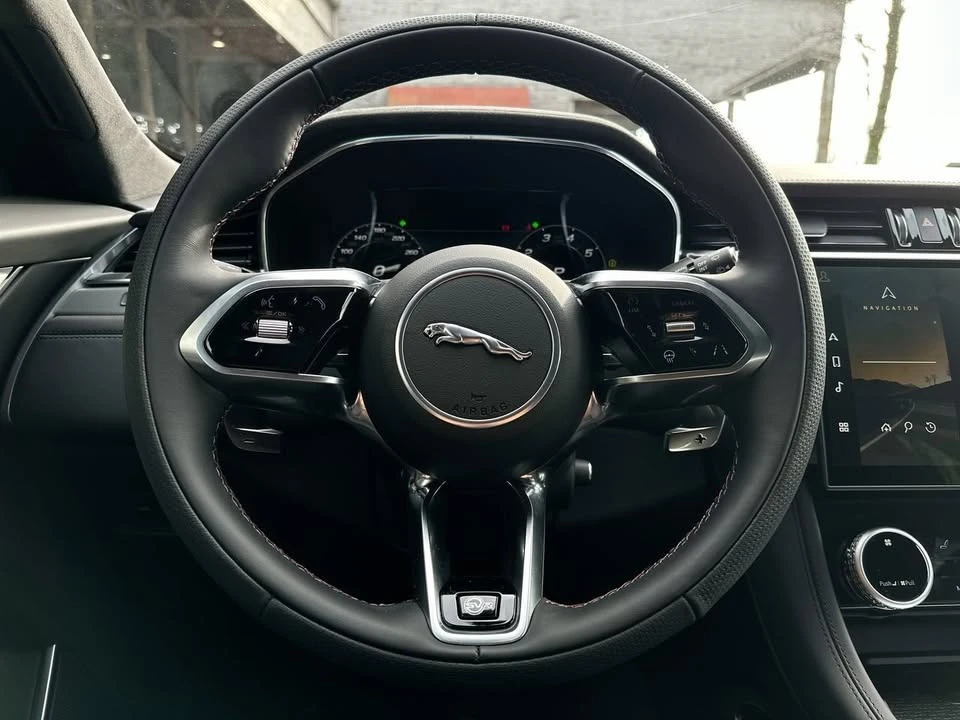 2025 Jaguar F-Pace SVR - Image 12 of 20