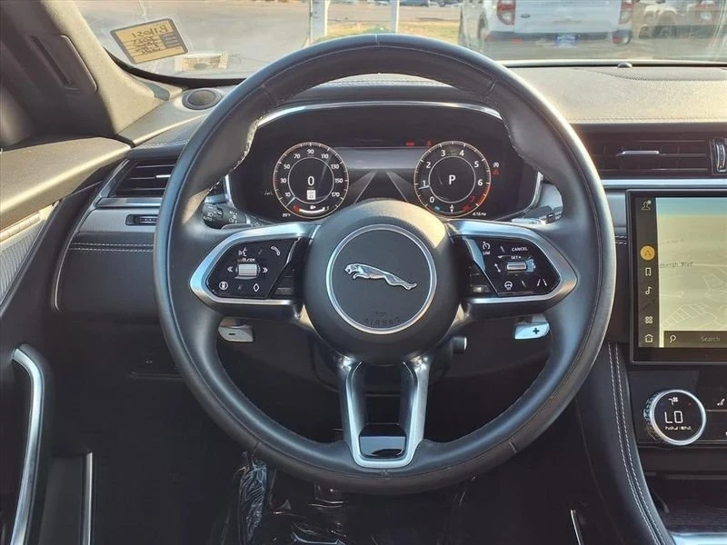 2025 Jaguar F-Pace - Image 12 of 13
