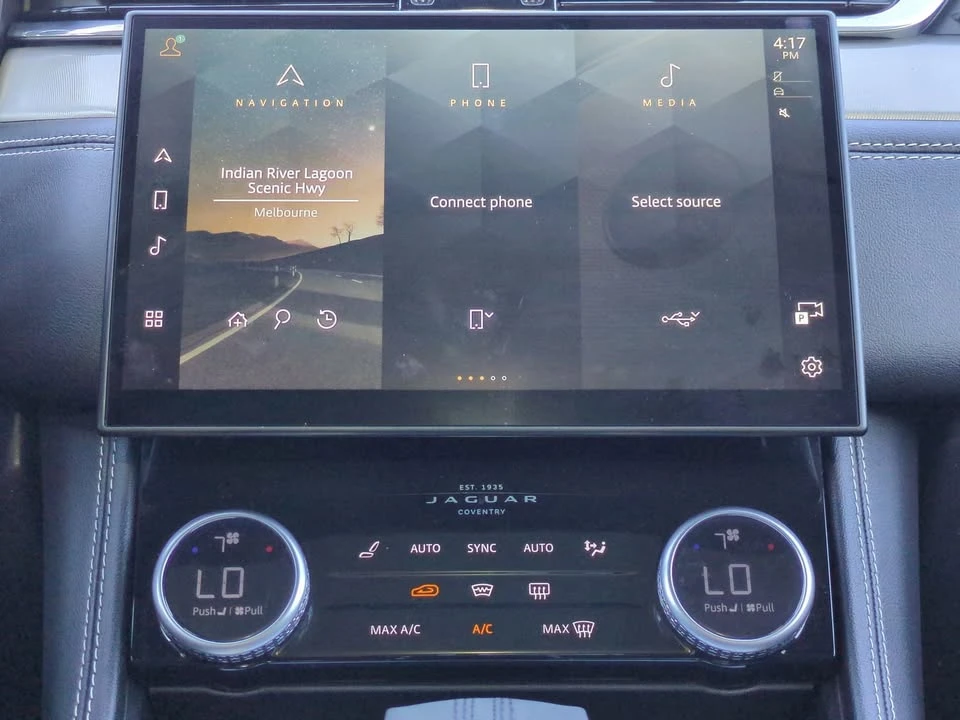 2025 Jaguar F-Pace - Image 16 of 18