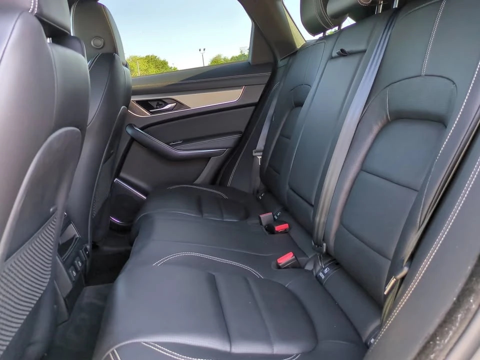 2025 Jaguar F-Pace - Image 12 of 18