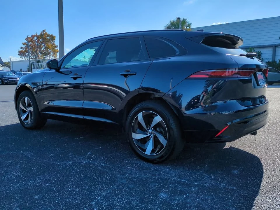 2025 Jaguar F-Pace - Image 4 of 18