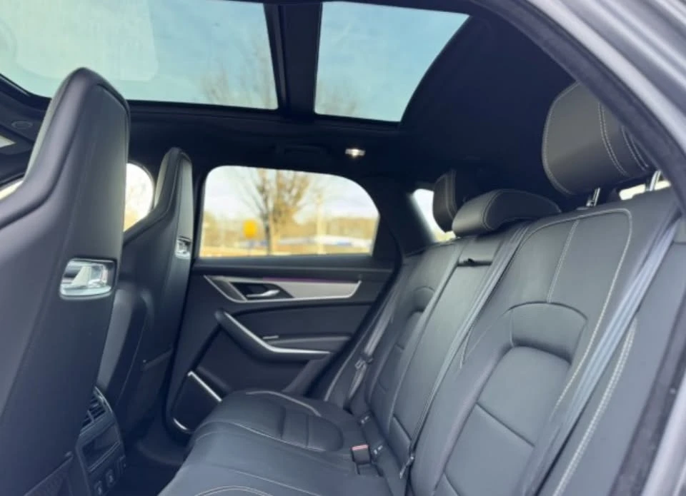 2025 Jaguar F-Pace - Image 7 of 11