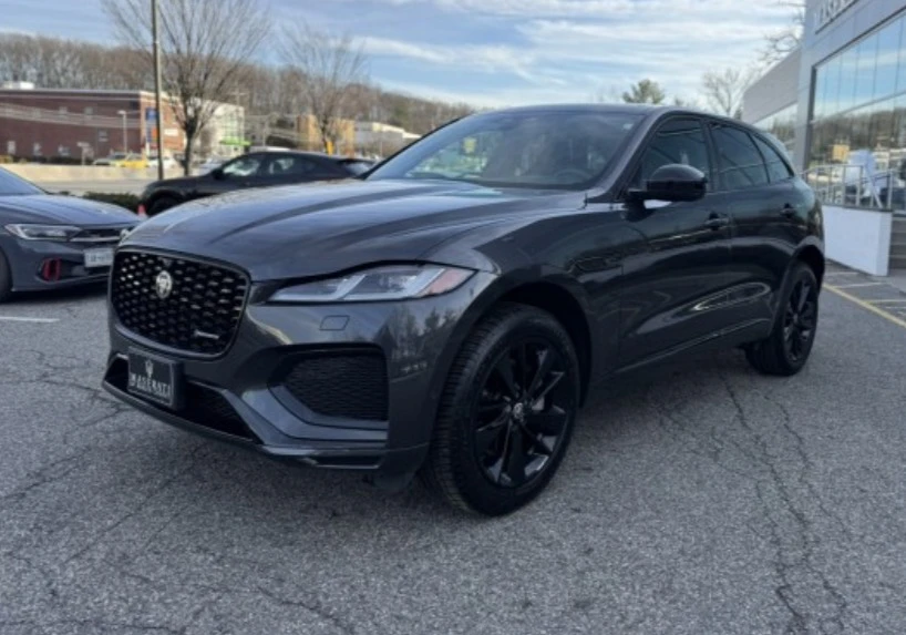 2025 Jaguar F-Pace - Image 3 of 11