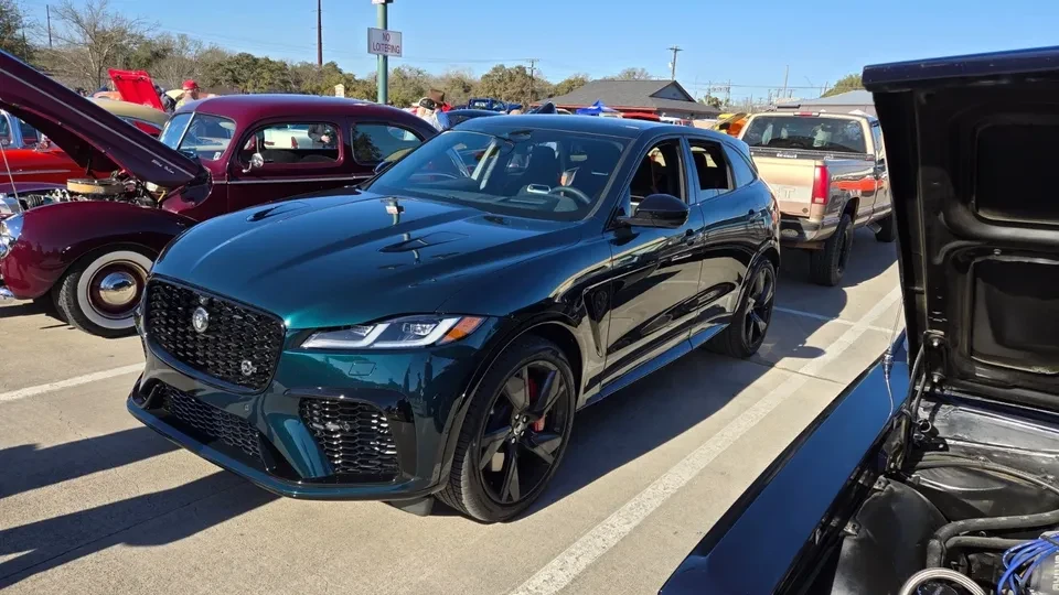 2025 Jaguar F-Pace SVR - Image 5 of 10