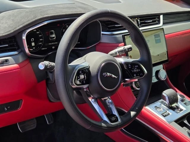 2025 Jaguar F-Pace SVR - Image 18 of 19