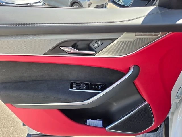 2025 Jaguar F-Pace SVR - Image 17 of 19
