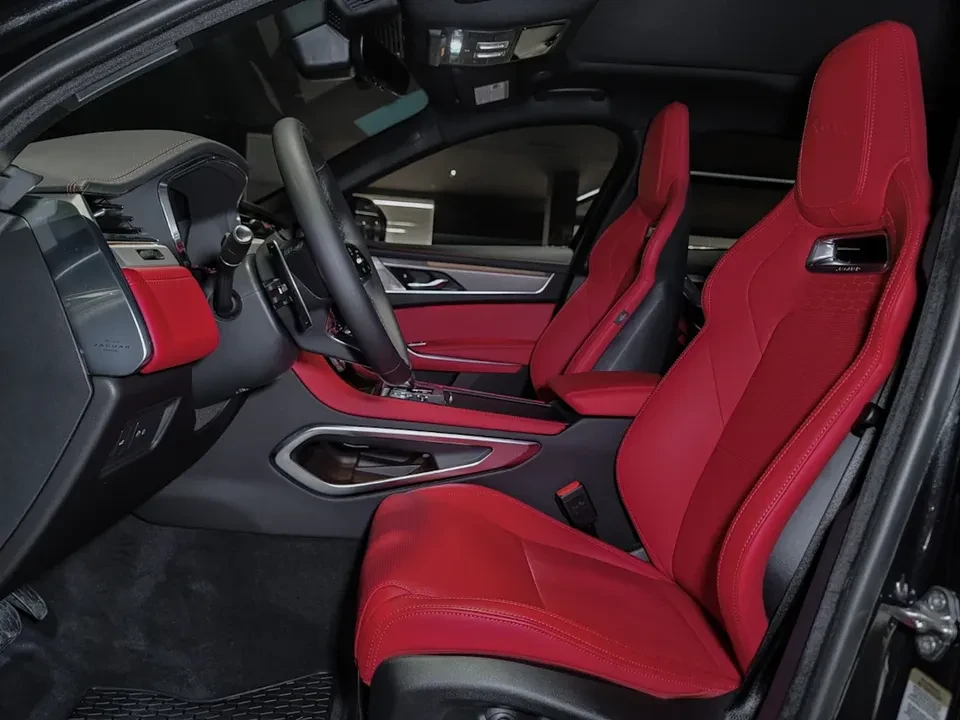 2025 Jaguar F-Pace - Image 7 of 14