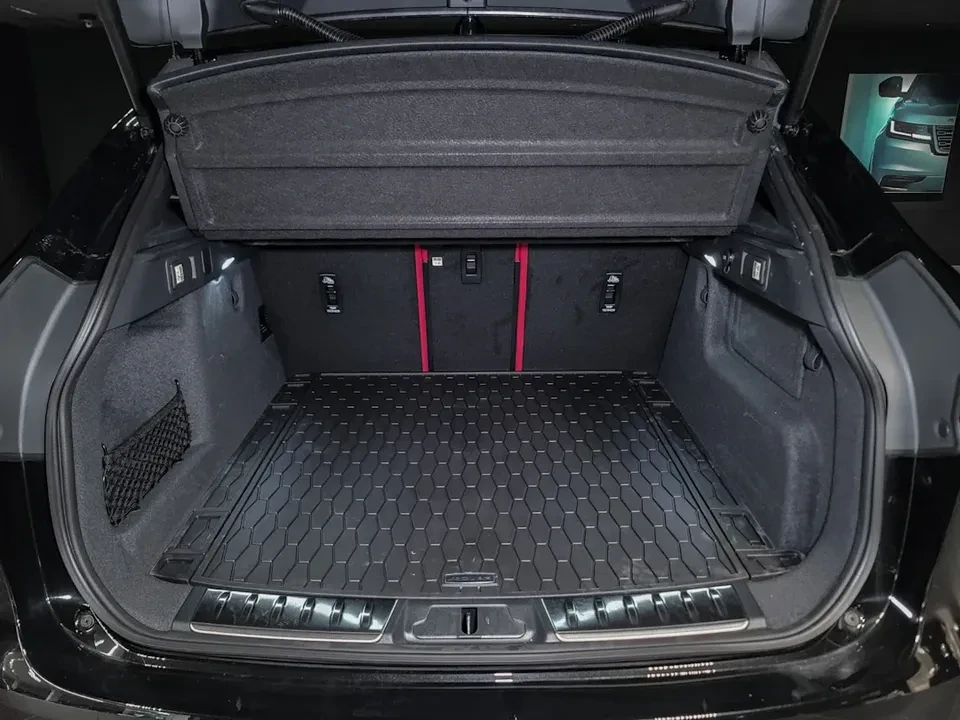2025 Jaguar F-Pace - Image 14 of 14