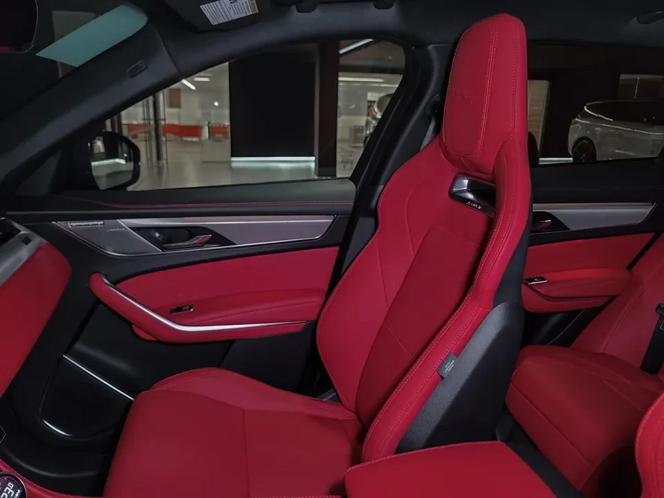 2025 Jaguar F-Pace - Image 12 of 14