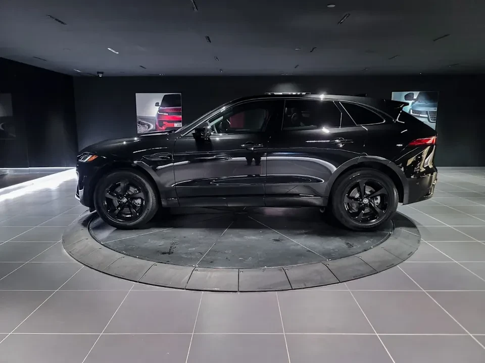 2025 Jaguar F-Pace - Image 5 of 14