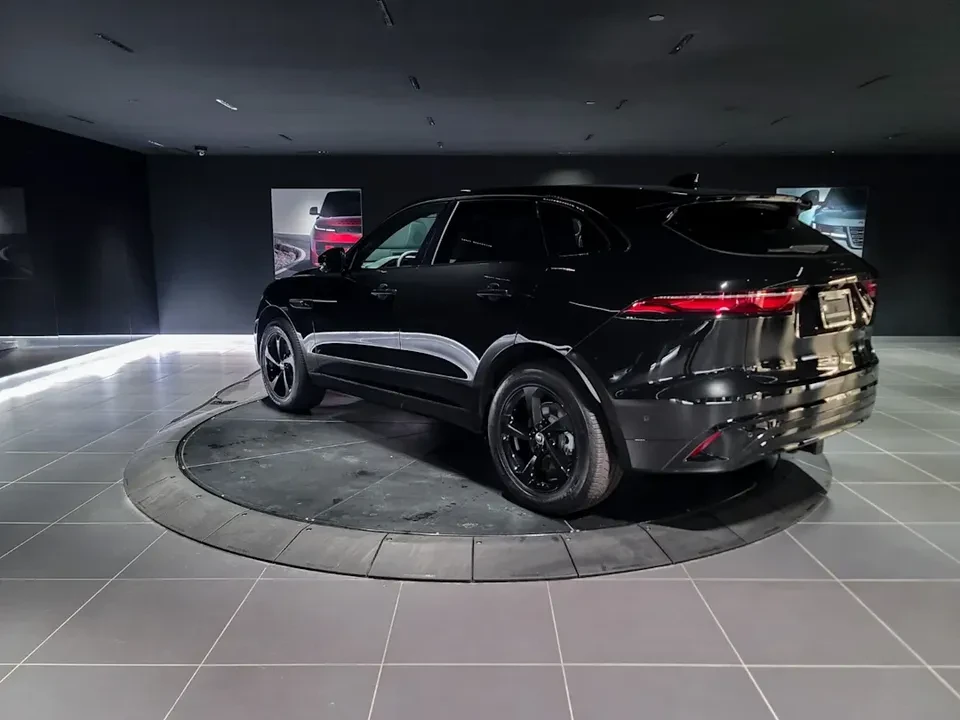 2025 Jaguar F-Pace - Image 4 of 14