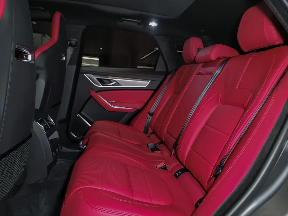 2025 Jaguar F-Pace - Image 13 of 14