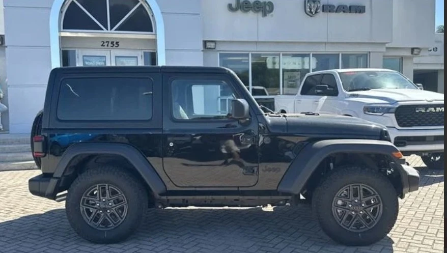 2025 Jeep JL Wrangler - Image 2 of 4