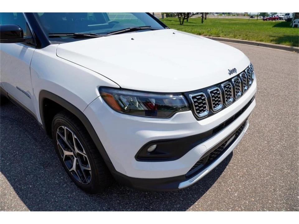 2025 Jeep Compass - Image 31 of 31