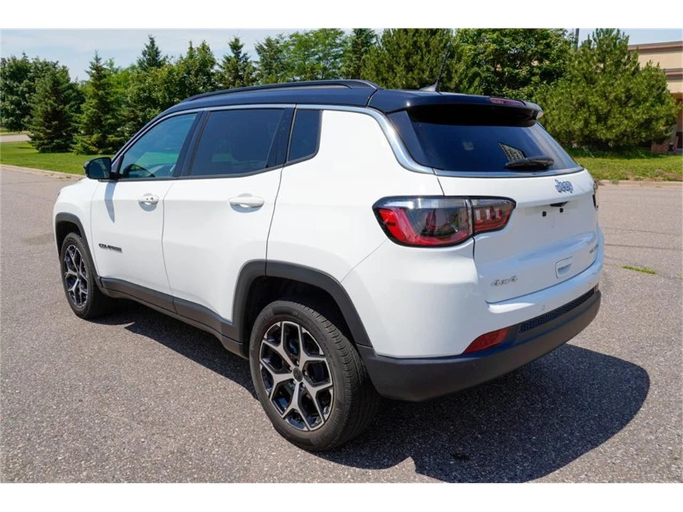 2025 Jeep Compass - Image 6 of 31