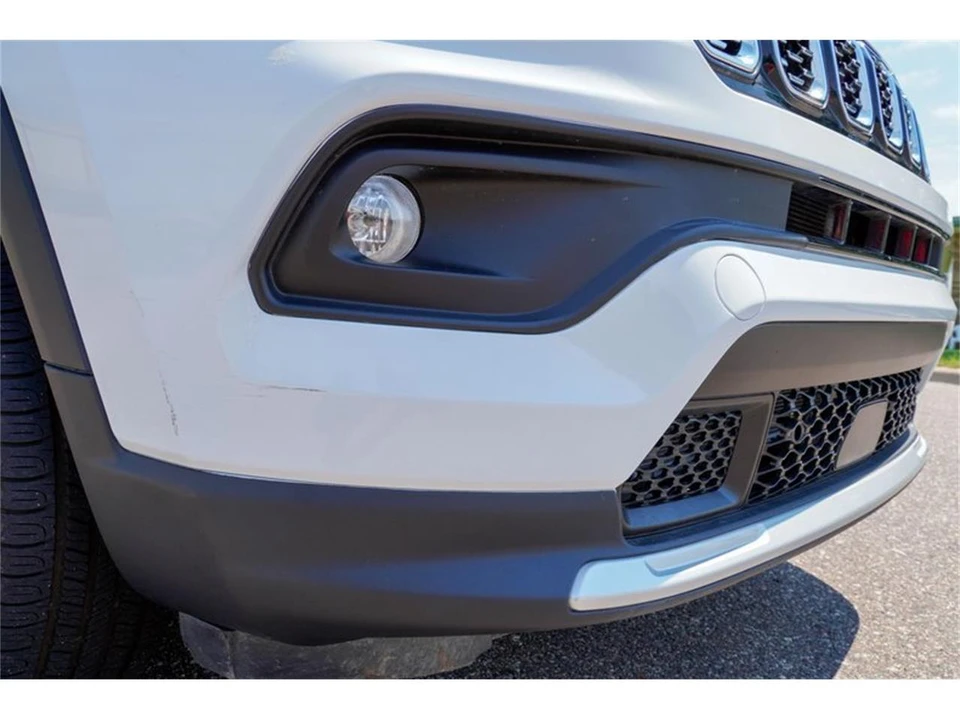 2025 Jeep Compass - Image 28 of 31