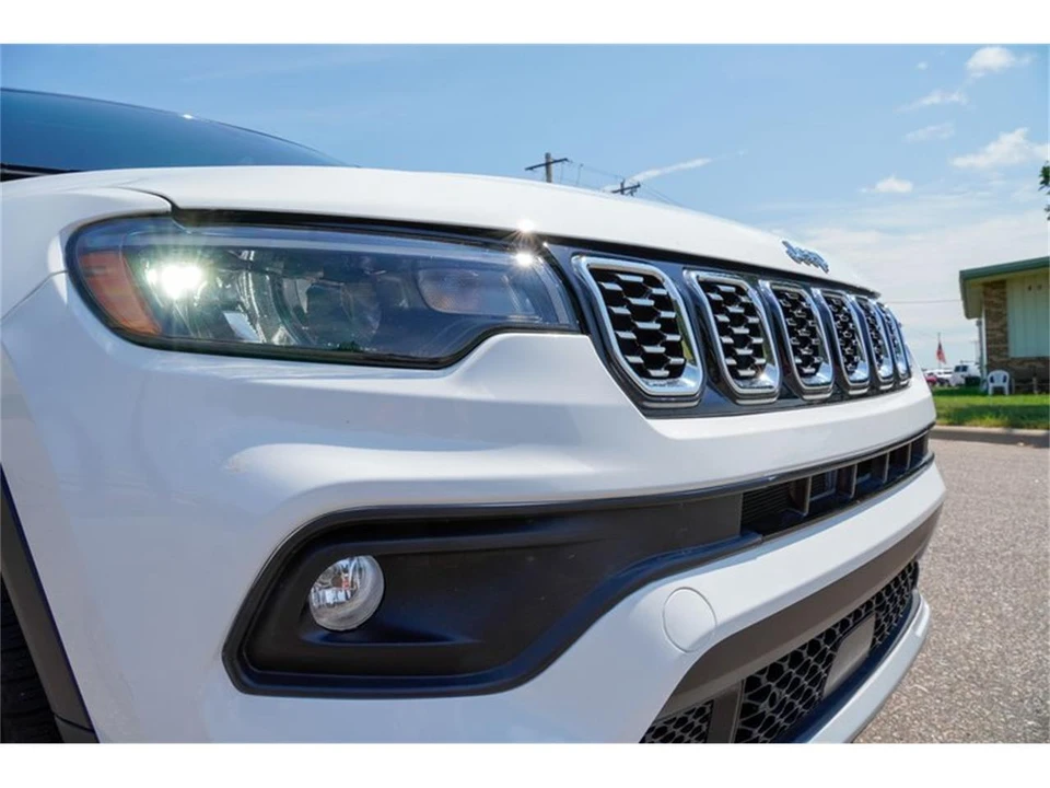 2025 Jeep Compass - Image 29 of 31