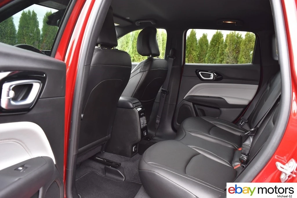 2025 Jeep Compass - Image 13 of 21