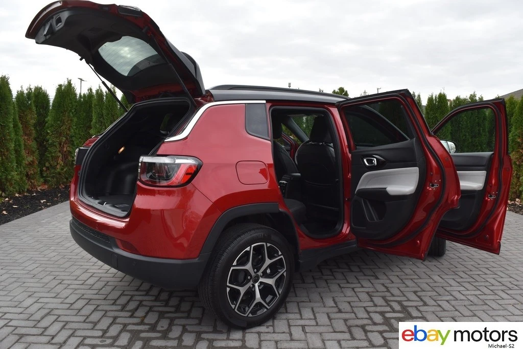 2025 Jeep Compass - Image 19 of 21