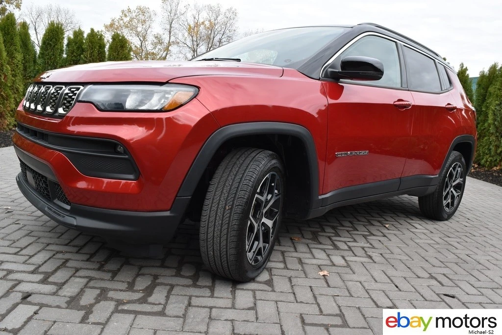 2025 Jeep Compass - Image 9 of 21