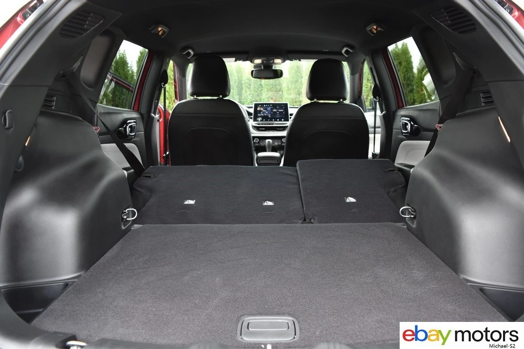 2025 Jeep Compass - Image 15 of 21