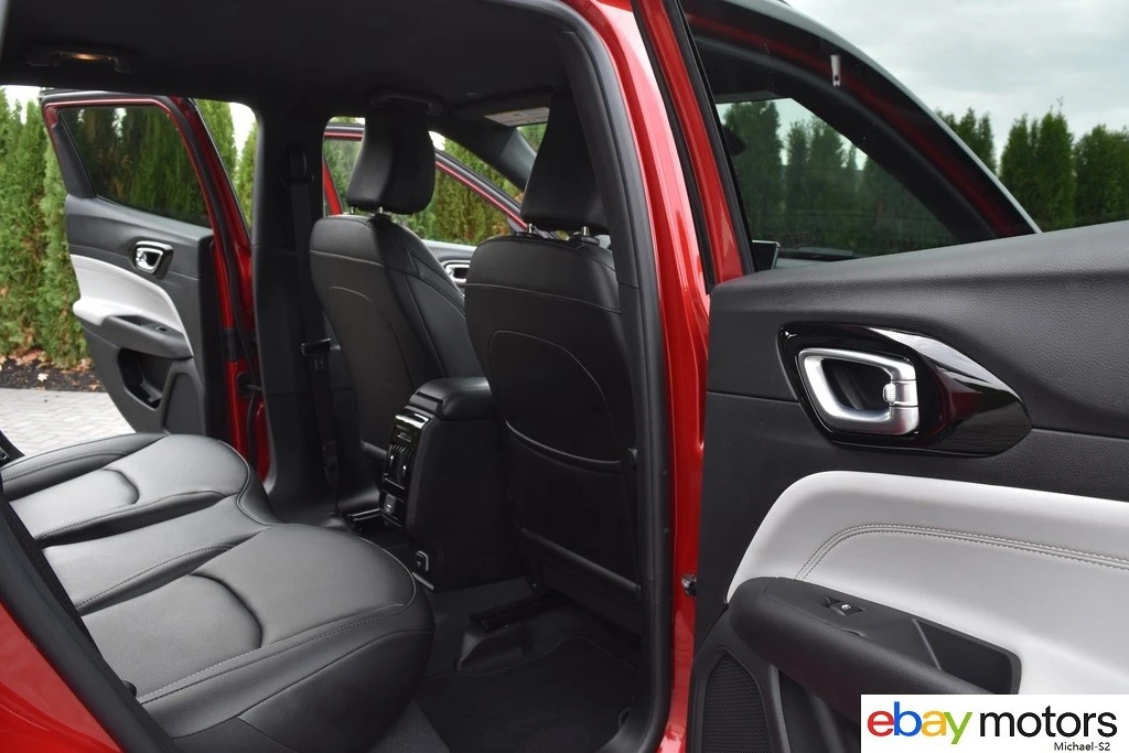 2025 Jeep Compass - Image 17 of 21
