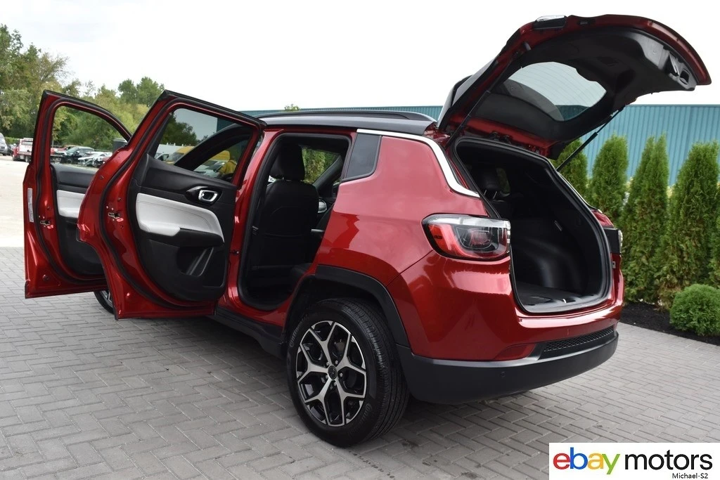 2025 Jeep Compass - Image 18 of 21