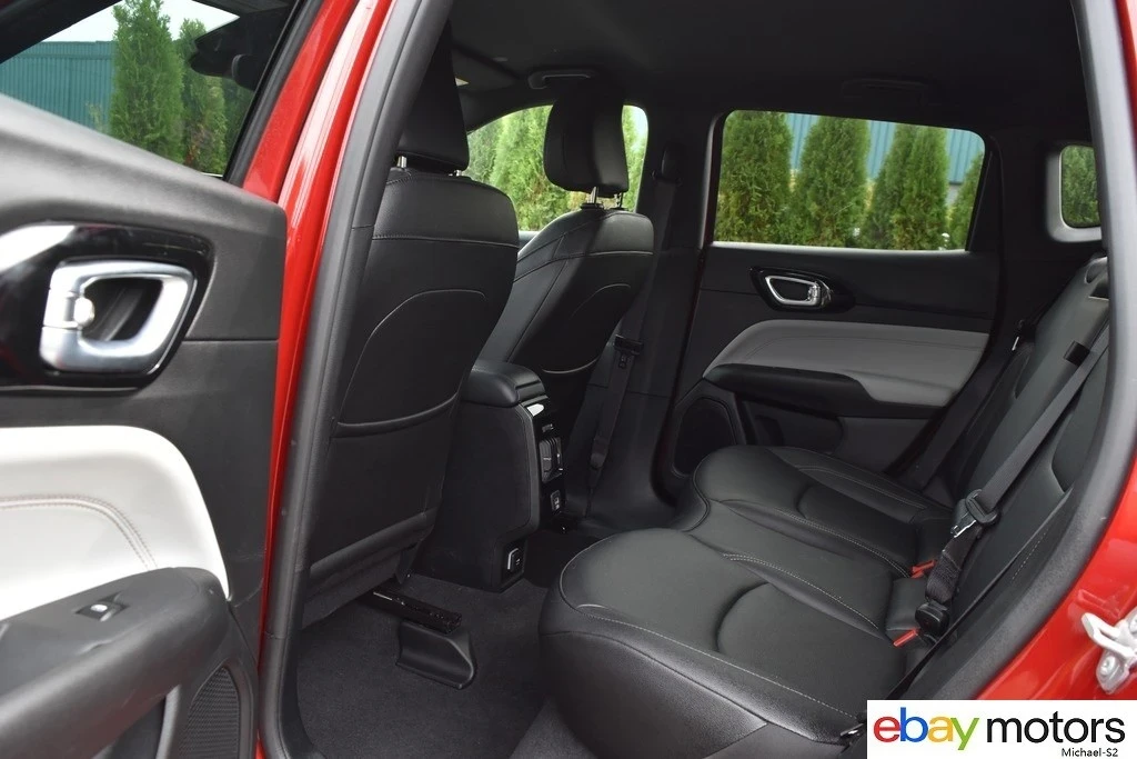 2025 Jeep Compass - Image 13 of 21