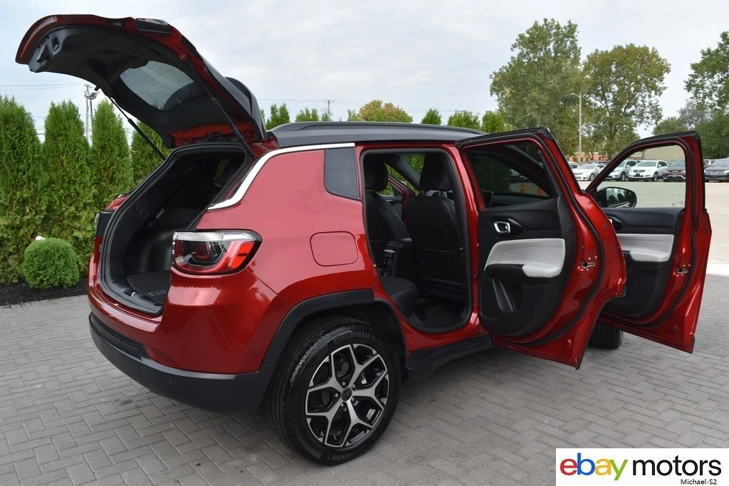 2025 Jeep Compass - Image 19 of 21
