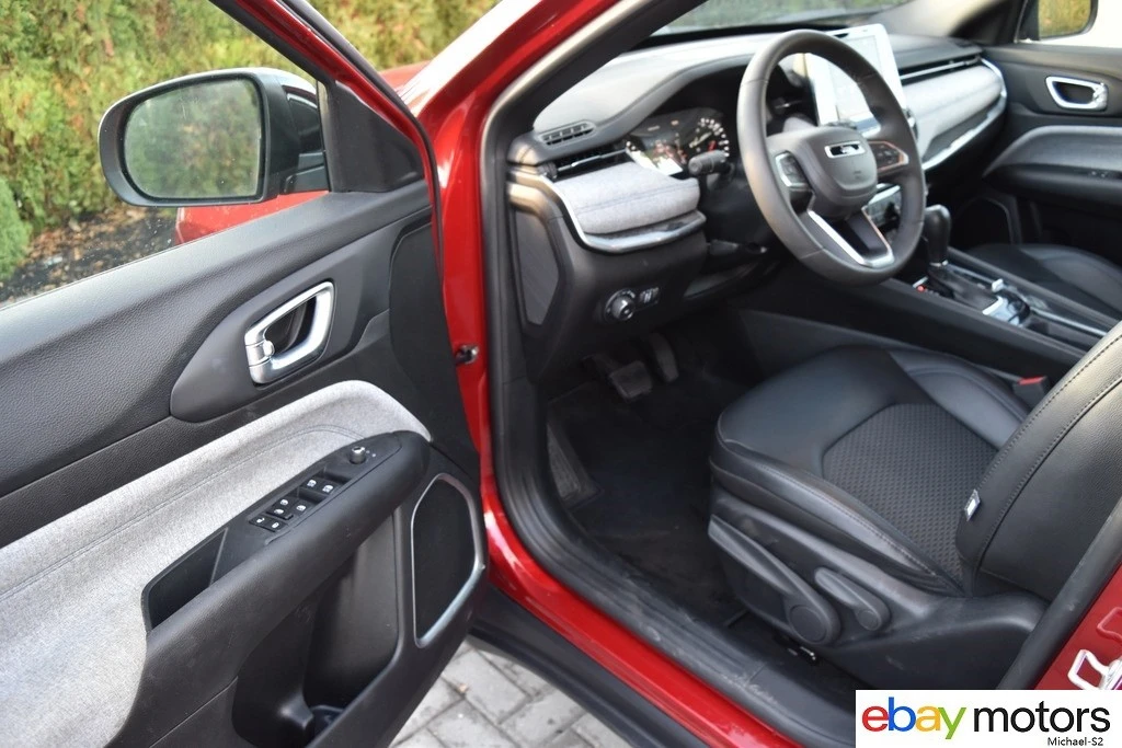 2025 Jeep Compass - Image 11 of 21